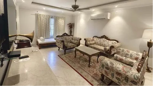 ROYAL SUITE